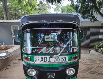 Bajaj 4 Stroke Three-wheeler for sale at RIYASAKWALA Anuradhapura