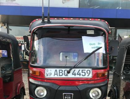 Bajaj 4 Stroke Three-wheeler for sale at Riyasakwala Yakkala