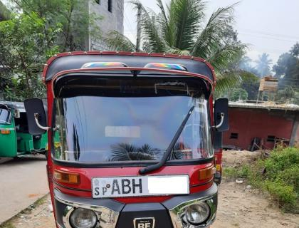 Bajaj 4 Stroke Three-wheeler for sale at Riyasakwala Nuwara Eliya