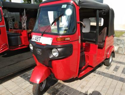 BAJAJ THREE WHEELER 2019 SALE AT AMBALANGODA