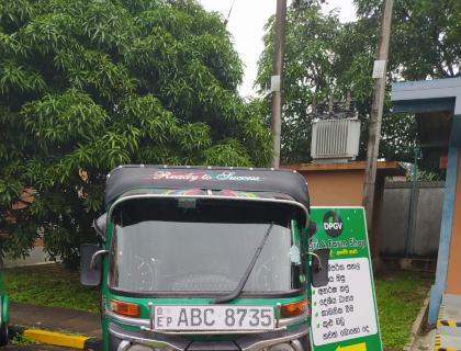 Bajaj 4 Stroke Three-wheeler for sale at Riyasakwala Ampara