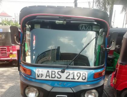 Bajaj 4 Stroke Three-wheeler for sale at Riyasakwala Maligawatta