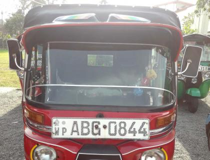 Bajaj 4 Stroke Three-wheeler for sale at BORALESGAMUWA