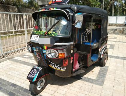 BAJAJ THREE WHEELER 2010 SALE AT AMBALANGODA