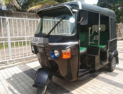 BAJAJ THREE WHEELER 2013 SALE AT AMBALANGODA