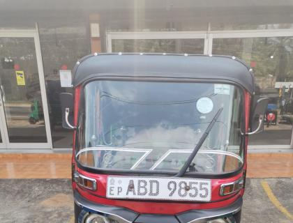 Bajaj 4 Stroke Three-wheeler for sale at trincomalee