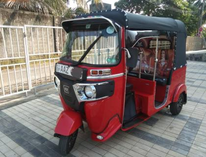 BAJAJ THREE WHEELER 2015 SALE AT AMBALANGODA