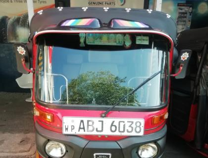 Bajaj 4 Stroke Three-wheeler for sale at Riyasakwala Maligawatta