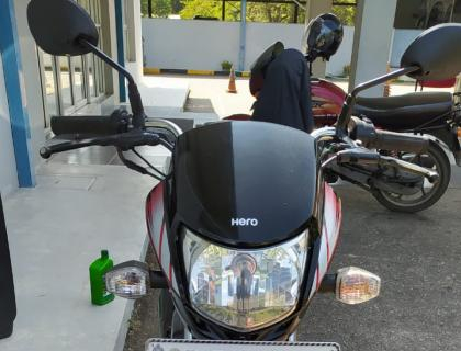 Hero Delux Motorcycle for sale in Riyasakwala Ampara