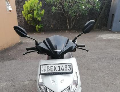 Honda Dio scooter for sale at Rathnapura Riyasakwala