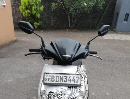 Honda Dio scooter for sale at Rathnapura Riyasakwala