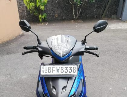 Honda Dio scooter for sale at Rathnapura Riyasakwala