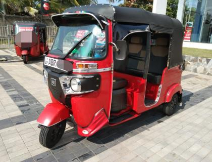 BAJAJ THREE WHEELER 2018 SALE AT AMBALANGODA