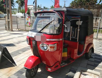 BAJAJ THREE WHEELER 2012 SALE AT AMBALANGODA