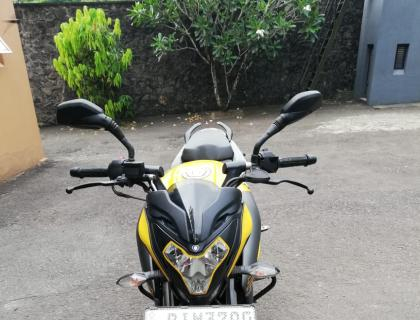 BAJAJ PULSAR 200 NS