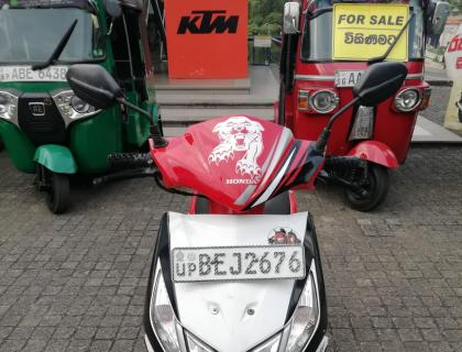 Honda Dio scooter for sale at Rathnapura Riyasakwala